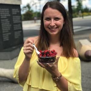 Meet your Posher, Caitlin